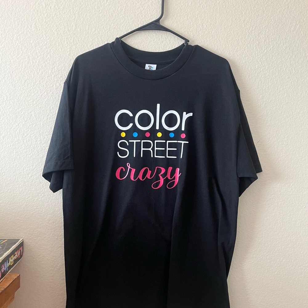 Color Street Black Short Sleeve Tee Vibrant Design- Large NWOT